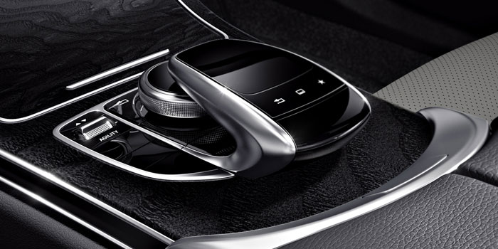 2015-C-CLASS-SEDAN-095-CCF-D.jpg