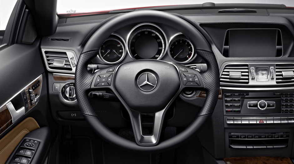 Mercedes-Benz 2015 E CLASS COUPE GALLERY 007 GOI D