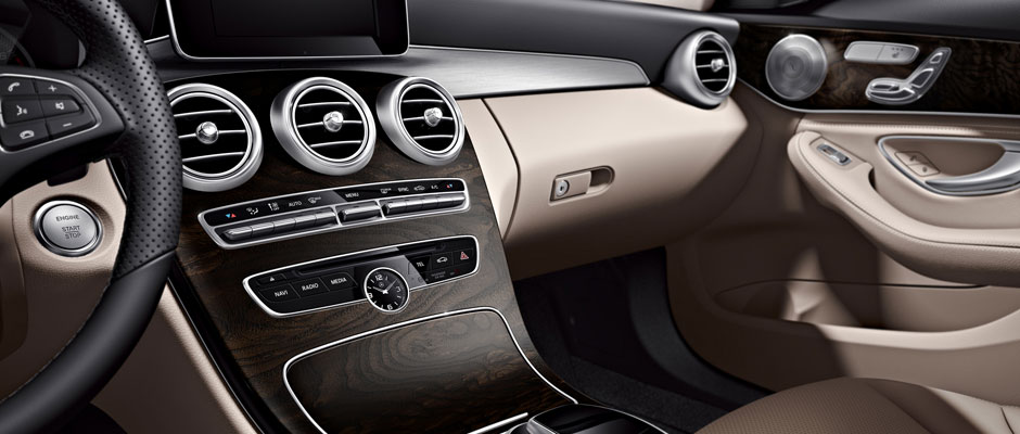 Mercedes-Benz 2018 C SEDAN GALLERY 015 SET K FI D