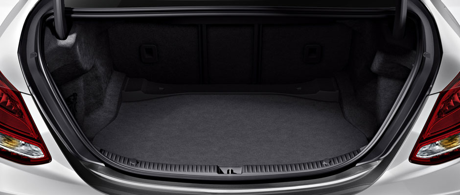 Mercedes-Benz 2018 C SEDAN GALLERY 021 SET N FI D