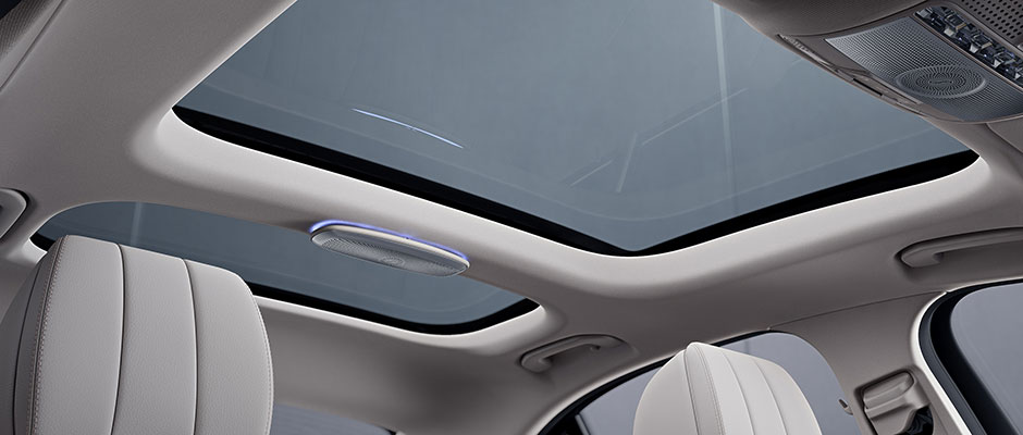 Mercedes-Benz 2018 E SEDAN GALLERY 010 SET J FI D